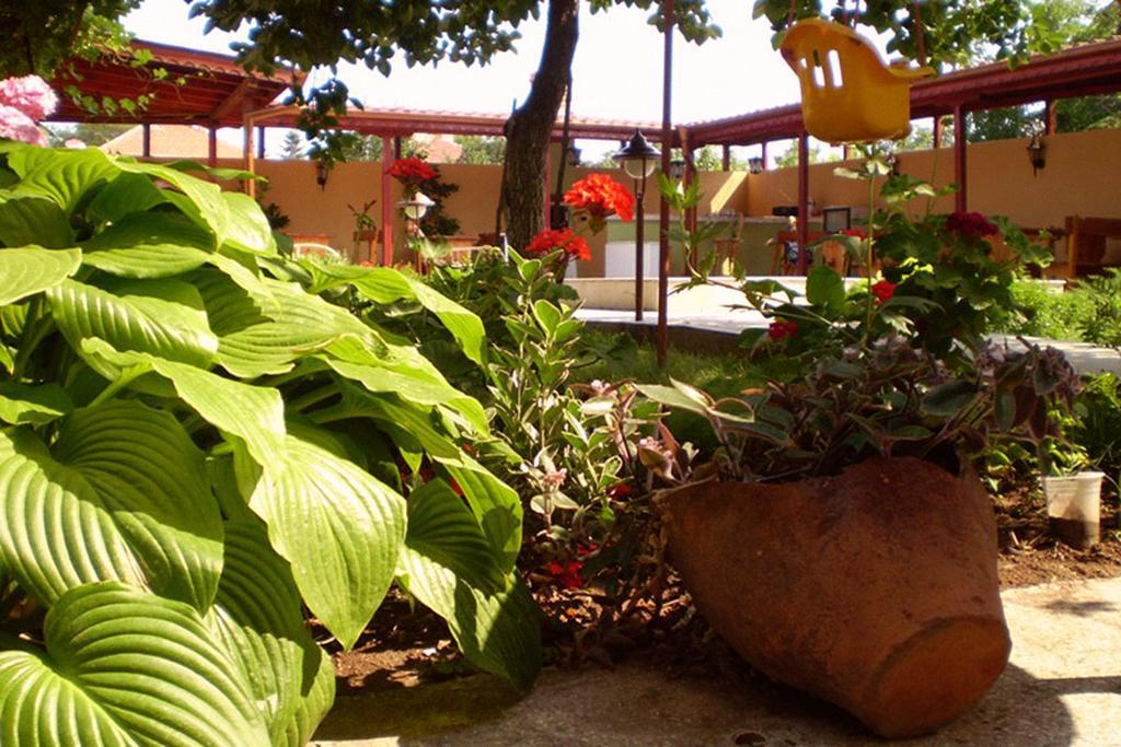 Guest House Yavorov Chernomorets Bagian luar foto